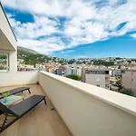 Penthouse Nika 公寓