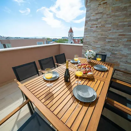 Penthouse Nika *