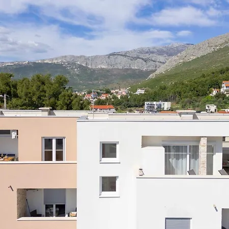 Penthouse Nika *