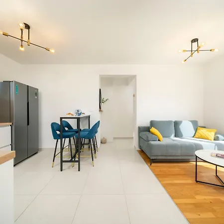 Penthouse Nika Apartamento Podstrana