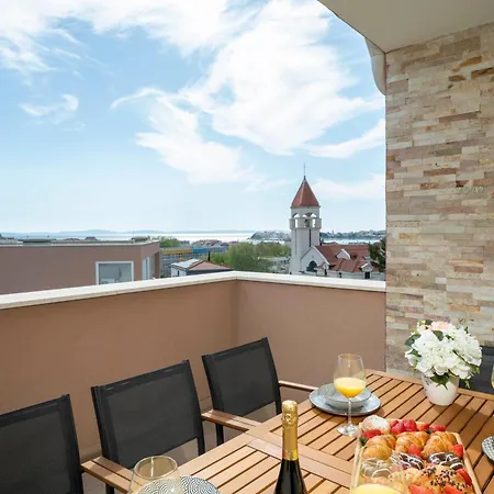 Apartamento Penthouse Nika Podstrana