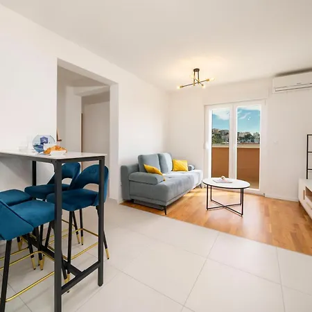 Penthouse Nika *